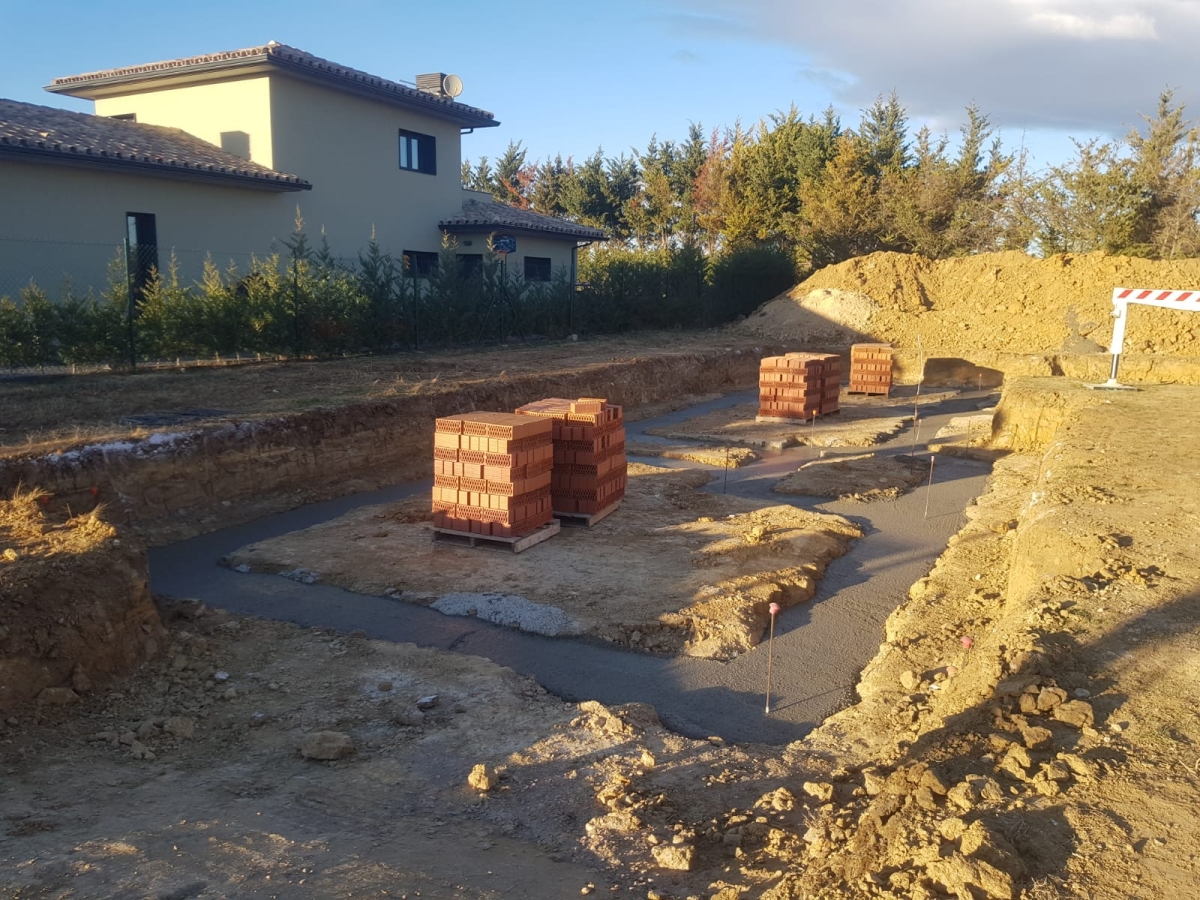 Construction of a single-family house in Torremirona